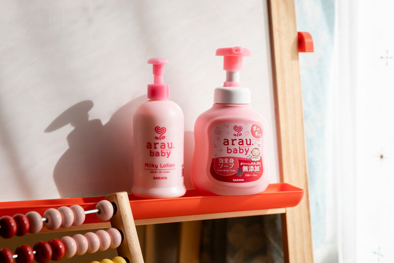 arau.baby Milky Lotion and arau.baby Foam Body Soap are some of the products used by the Panev family.